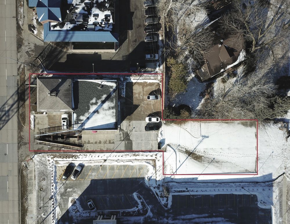 8012 W Dodge Rd, Omaha, NE 68114